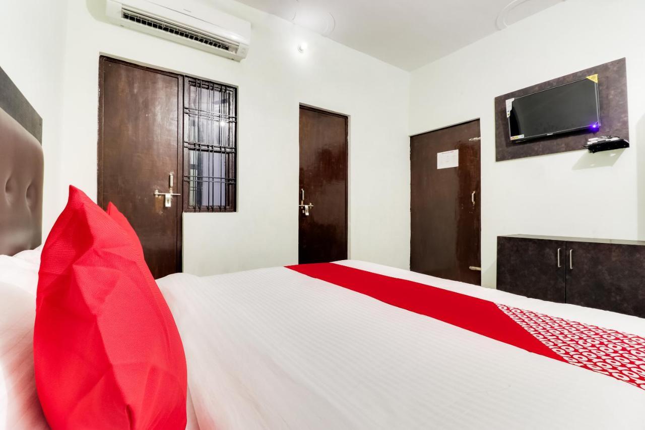 Hotel Collection O 45285 Ganpati Lucknow